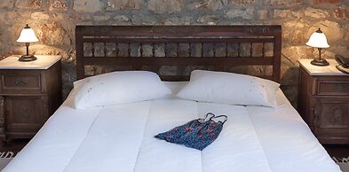 Klymeni Traditional Homes