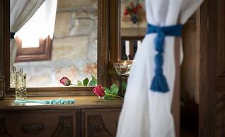 Klymeni Traditional Homes