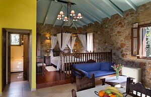 Klymeni Traditional Homes