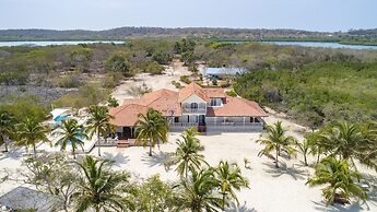 Agu Azul Beach Resort Hotel Boutique