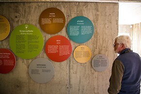 Farmhotel Efstidalur