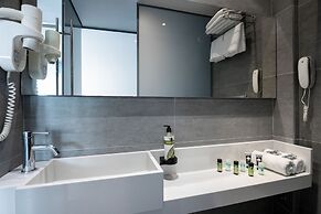 Oktober Downtown Boutique Hotel