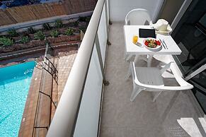 Strelitzias Apartments