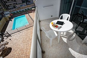 Strelitzias Apartments