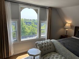 Redwood Bed and Breakfast