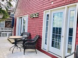 Redwood Bed and Breakfast