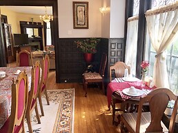 Redwood Bed and Breakfast