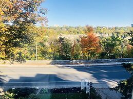 Redwood Bed and Breakfast