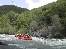 Guest House - To Archontiko