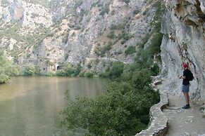 Guest House - To Archontiko