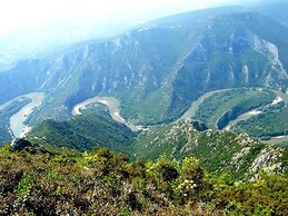 Guest House - To Archontiko