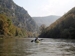 Guest House - To Archontiko