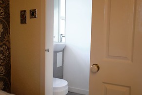 Ravenswood Guest House