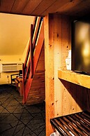 Snowy Owl Inn And Resort