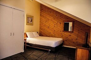 Snowy Owl Inn And Resort