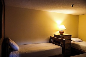 Snowy Owl Inn And Resort
