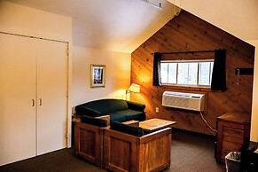 Snowy Owl Inn And Resort