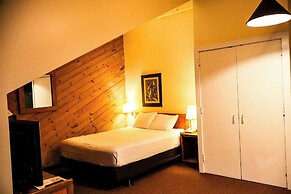 Snowy Owl Inn And Resort