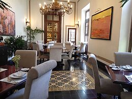 Casa Lecanda Boutique Hotel