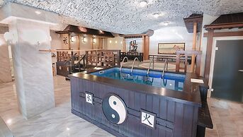 Tsunami Spa Hotel