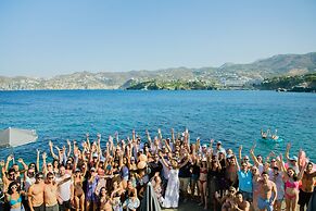 Peninsula Resort & Spa - All Inclusive