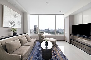 Grande Centre Point Hotel Terminal 21