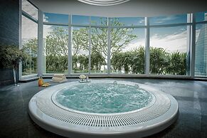 Grande Centre Point Hotel Terminal 21