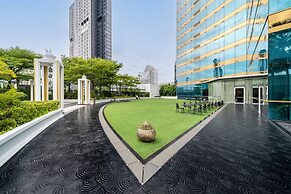 Grande Centre Point Hotel Terminal 21