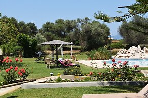 Simatos Apartments and Studios