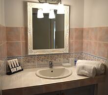 Simatos Apartments and Studios