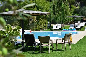 Simatos Apartments and Studios