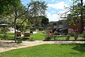 Simatos Apartments and Studios