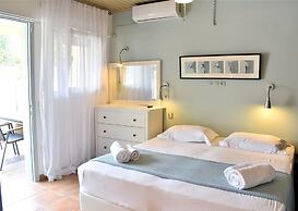 Simatos Apartments and Studios