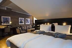 Svalbard Hotell - Polfareren