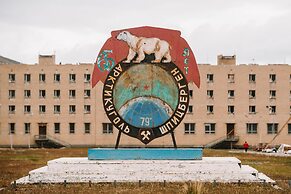 Svalbard Hotell - Polfareren