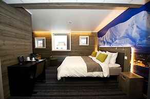 Svalbard Hotell - Polfareren