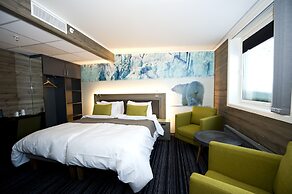 Svalbard Hotell - Polfareren
