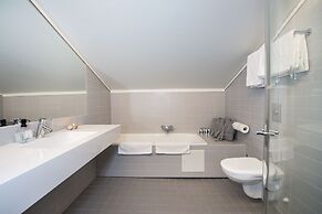 Svalbard Hotell - Polfareren