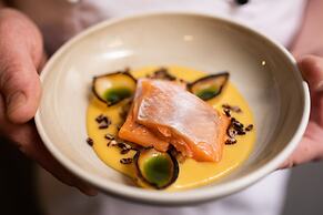 Svalbard Hotell - Polfareren