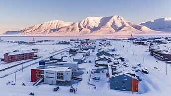 Svalbard Hotell - Polfareren