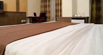 Gold Leaf Hotel