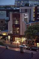 Hotel Warner