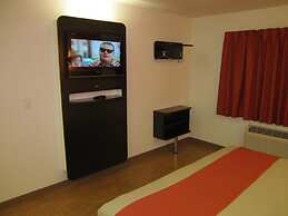 Motel 6 Anaheim, CA