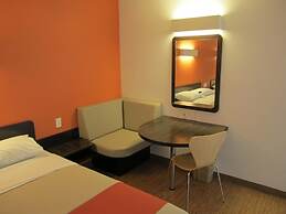 Motel 6 Anaheim, CA