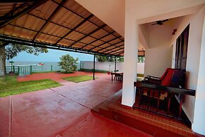 Illikkalam Lakeside Cottages