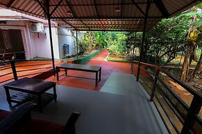 Illikkalam Lakeside Cottages