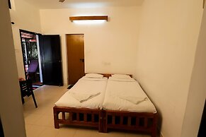 Illikkalam Lakeside Cottages