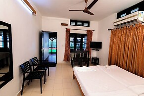 Illikkalam Lakeside Cottages