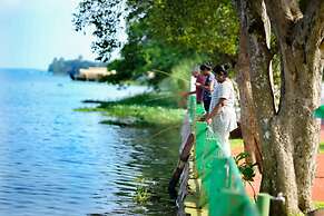 Illikkalam Lakeside Cottages