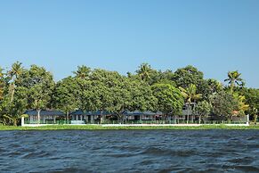 Illikkalam Lakeside Cottages